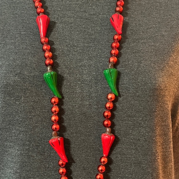 “Cajun Martini” Mardi Gras Bead - Picture 4 of 4